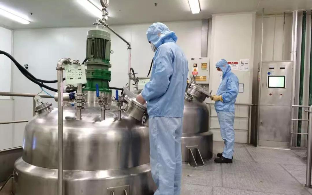 浦荣皋一行走访绿叶指导疫情防控工作