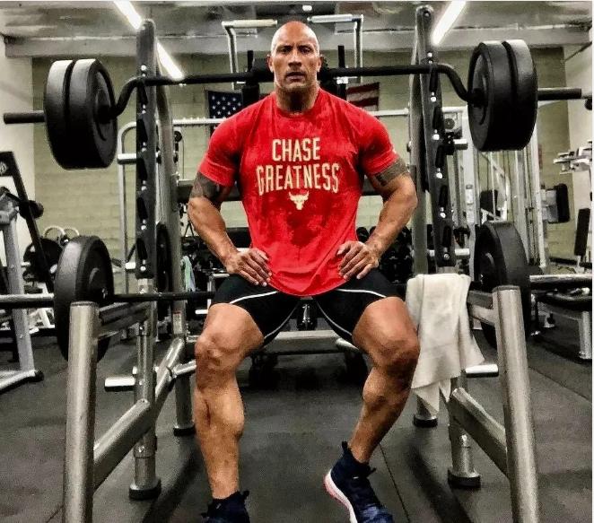 巨石强森母亲父亲多高,巨石强森父亲