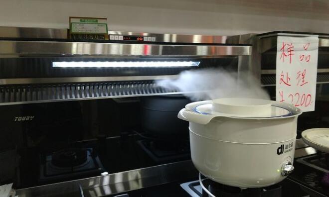 油烟机跟集成灶选哪个,油烟机和集成灶选哪个比较好