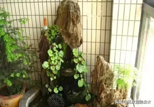 阳台角落鱼池假山流水景观制作,庭院假山鱼池景观设计效果图