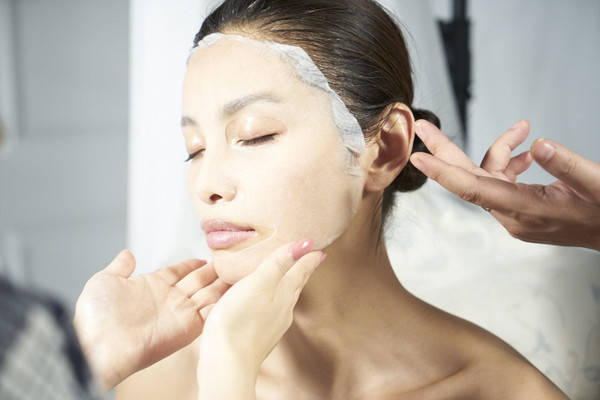 bb霜正确上妆顺序,如何正确涂bb霜比较自然