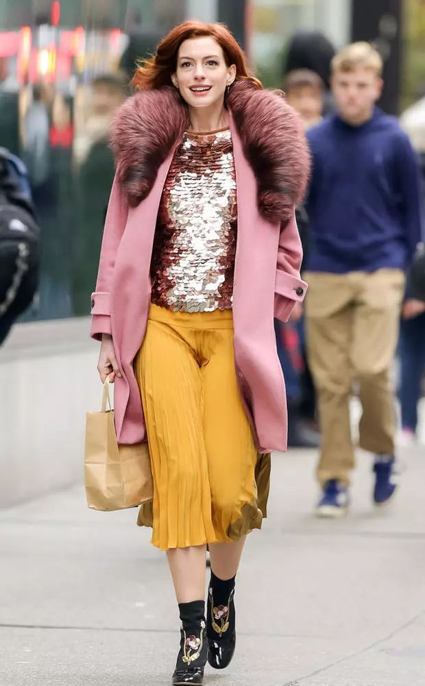 西尔莎罗南获金球奖,文娱有料