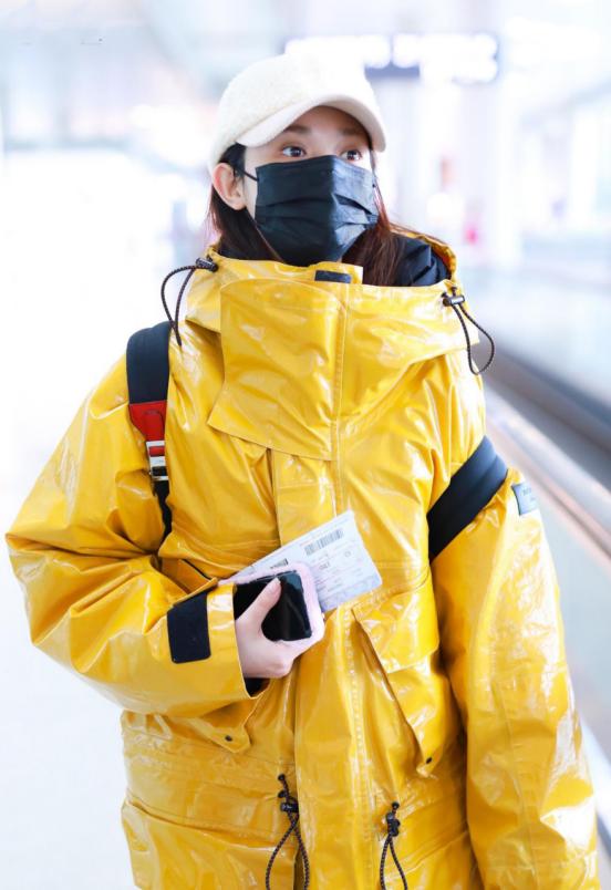 显得不臃肿的棉服,臃肿的棉服怎么穿显瘦又时尚