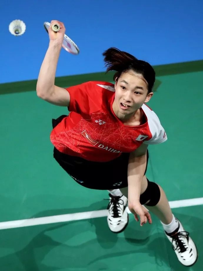 高远球如何正确发力,反手高远球的关键点