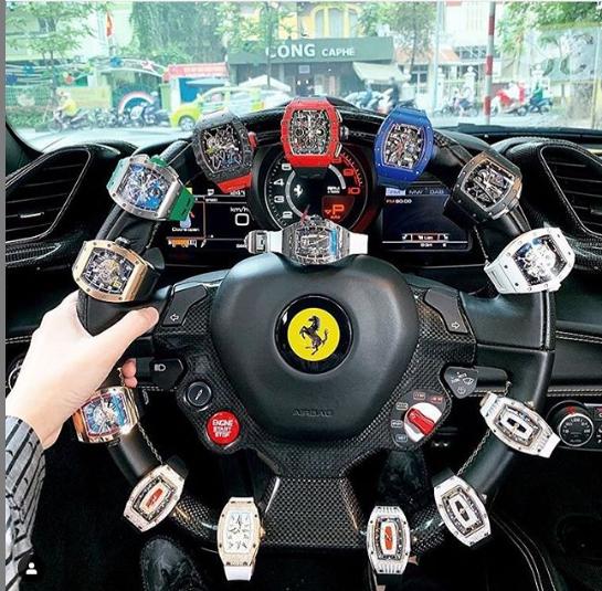 国外富二代圣诞集体炫富：私人飞机只是入门水平，奢侈品堆满全身