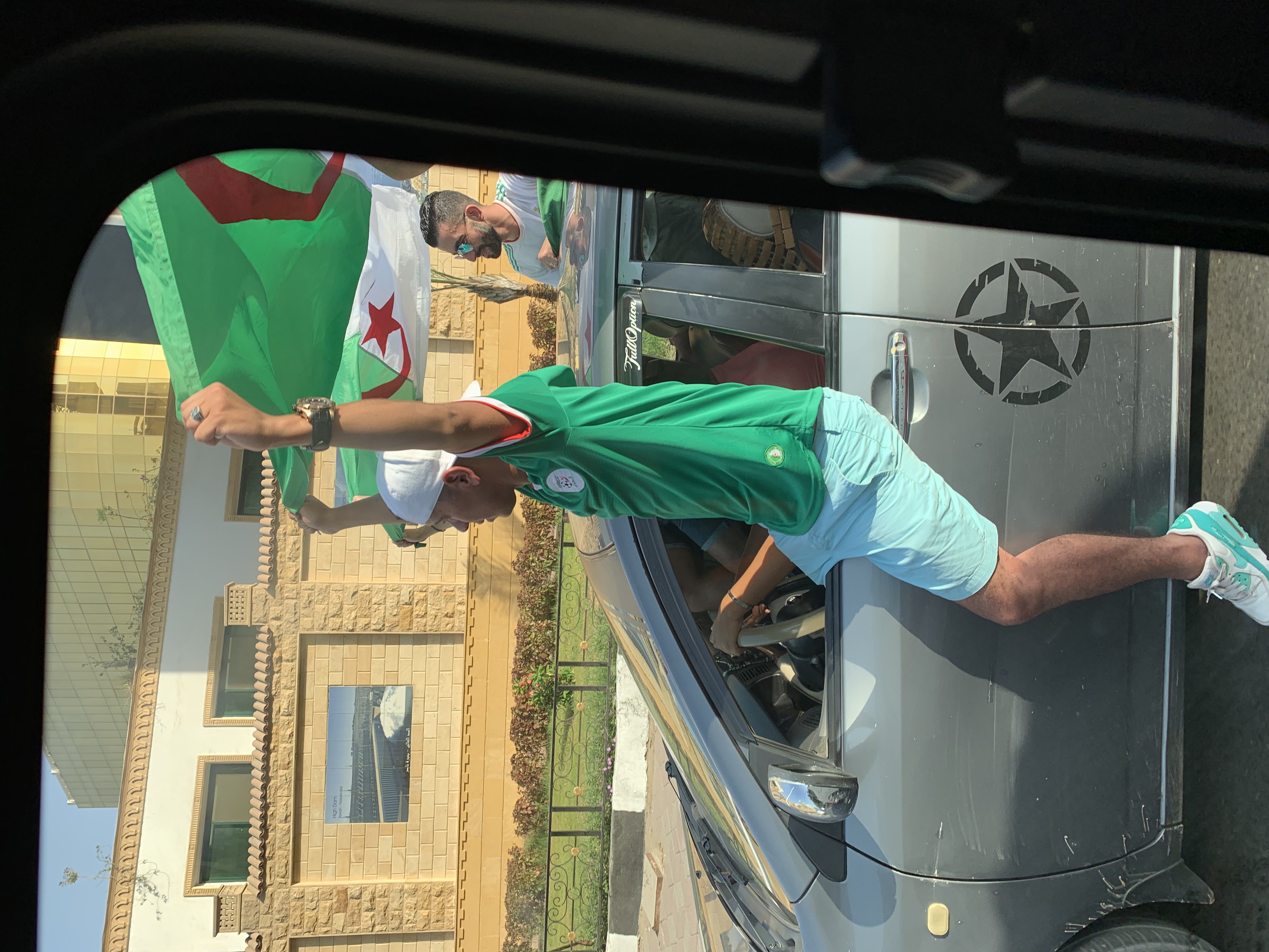 闈炴床涔嬭,闈炴床涔嬫梾鍚堥泦