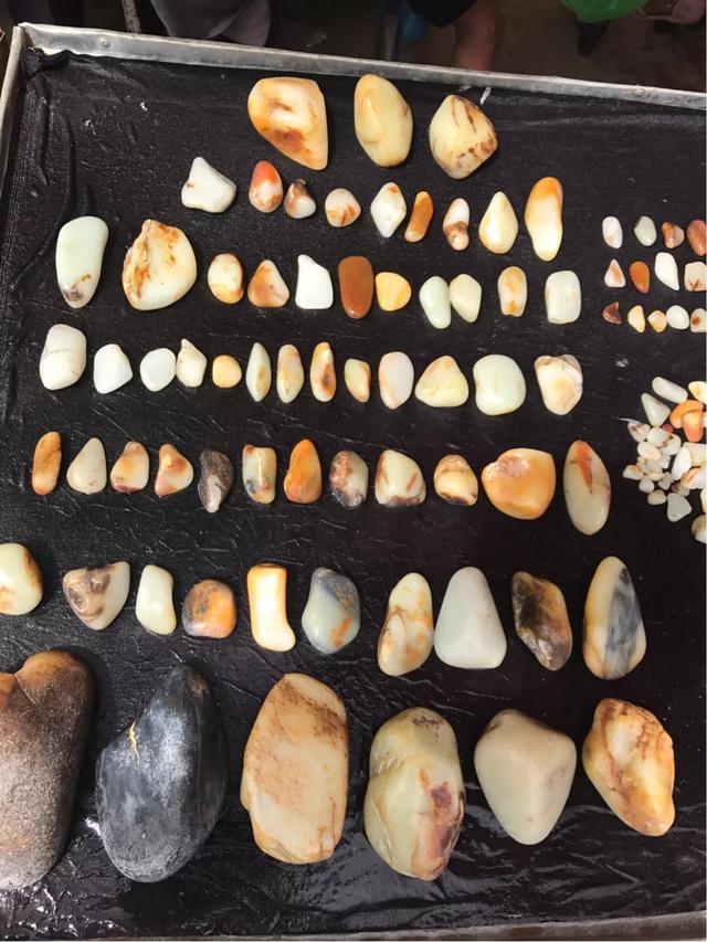 怎样区分和田玉和青海玉,怎样区分和田玉