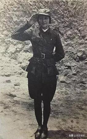 海伦：*诺斯**的第一任夫人，由于她的坚持毛*东泽**自传才能公诸于世，访问延安续写《西行漫记》