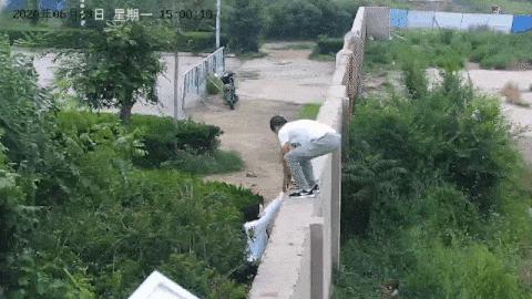 来东疆亲海踏浪，请远离这些“隐秘的角落”