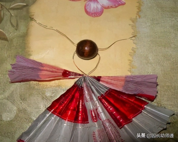 糖纸能做什么过年礼物,过年拿彩纸做的糖怎么做