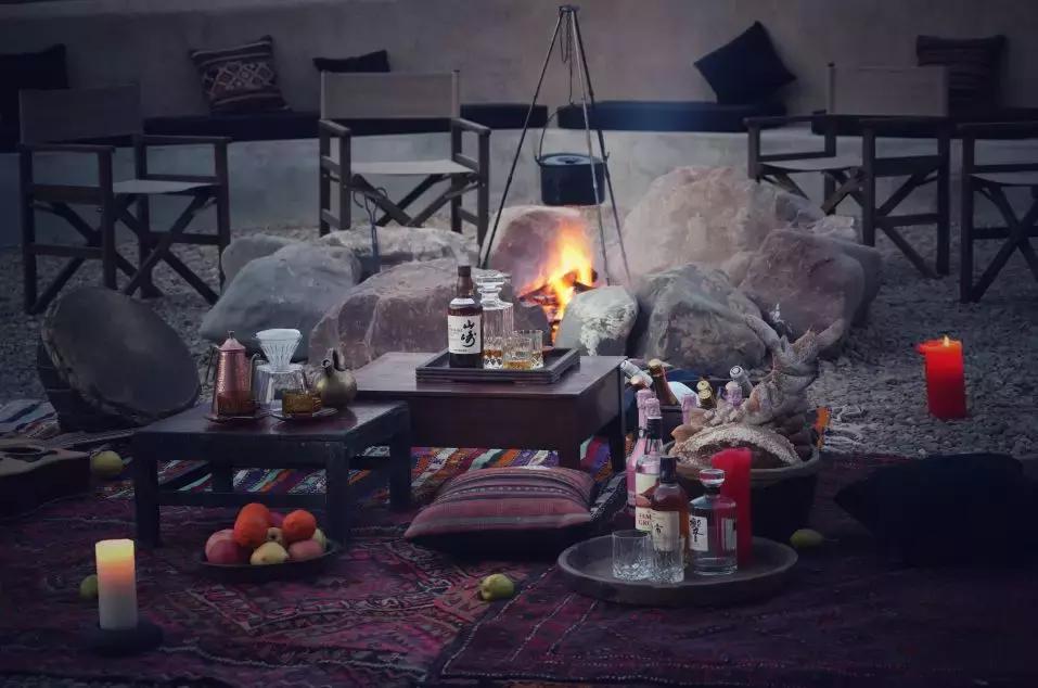 把泳池搬进沙漠,圈黄河做庭院,一个男人的西部世界,可以有多野