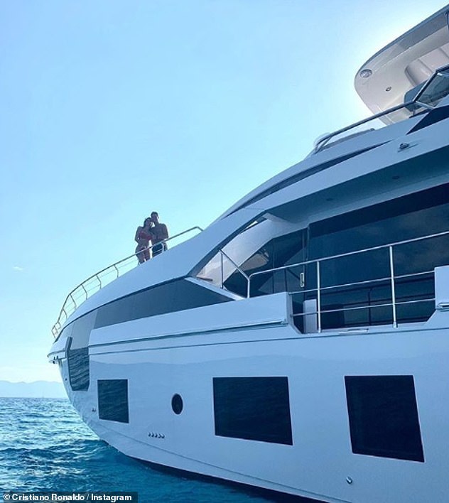 曝c罗预定新款超跑,c罗一亿元买车