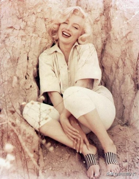 玛丽莲梦露去世谁帮她举行葬礼,玛丽莲梦露死后墓地