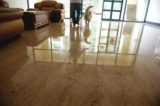 回南天墙壁流汗了怎么办,回南天家里墙壁都是水珠怎么办