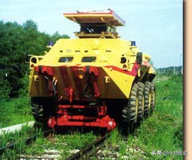 军车改越野车,中国仿制btr-80装甲车