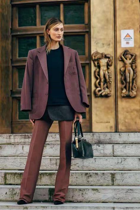 秋冬气质风衣西装搭配什么裤子,小西装vs长风衣到底怎么穿才时髦