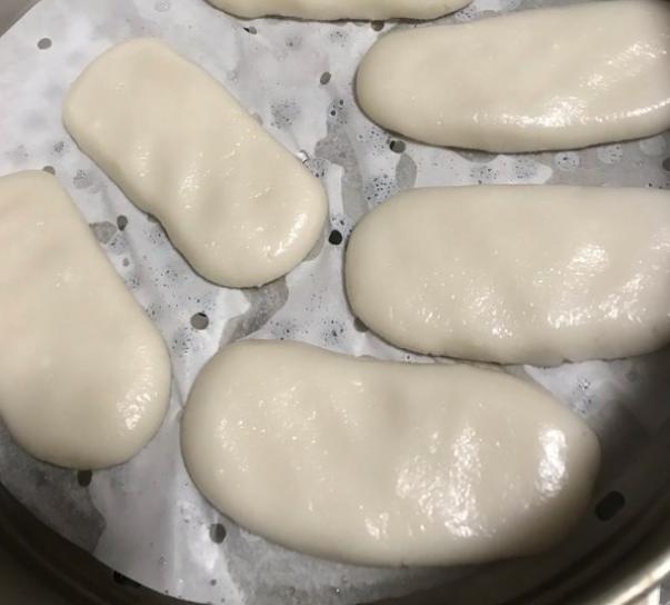 做年糕拿糯米粉做年糕放多少水,糯米粉做年糕很简单不要大米粉