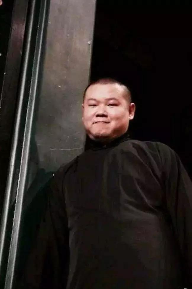 岳云鹏连续13年为郭德纲庆生,郭德纲岳云鹏在同龄人中成就