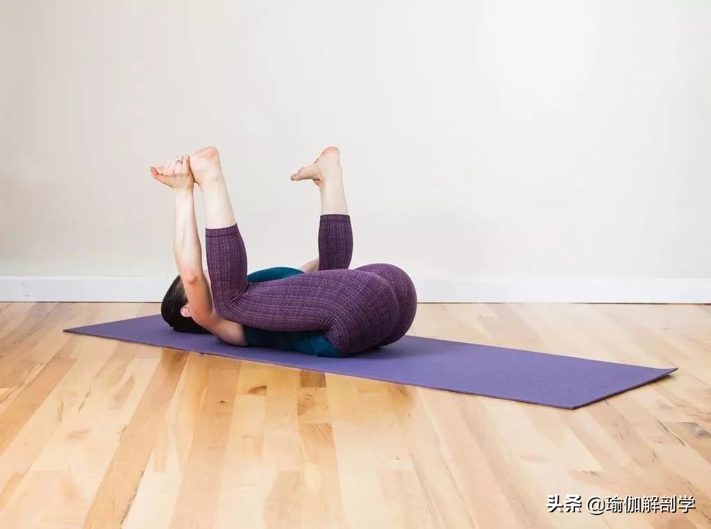瑜伽横叉热身瑜伽体式,瑜伽零基础怎么学会竖叉