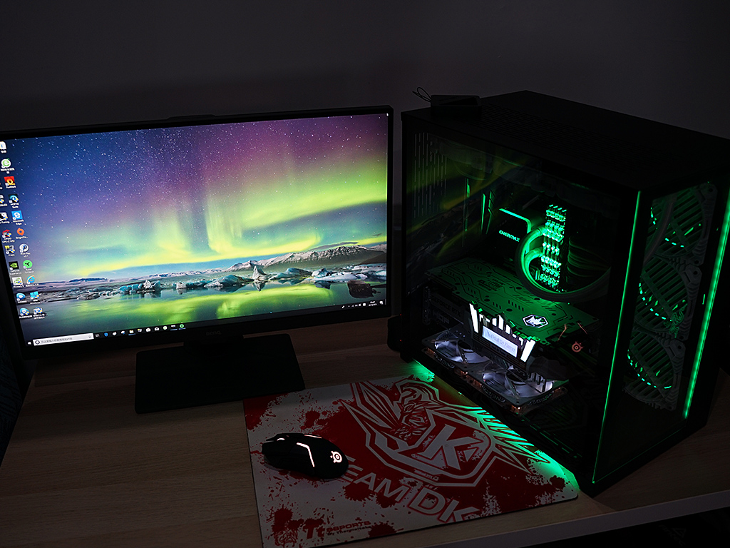 rtx2080名人堂10周年,黑白拼色主机