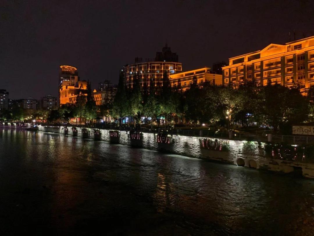 逃离北上去成都定居的年轻人，现在后悔了么？