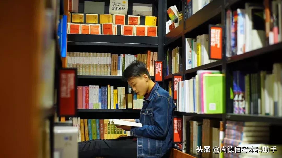 他只有初中文凭却成为数学家,他只有中专学历却逆袭成为博士