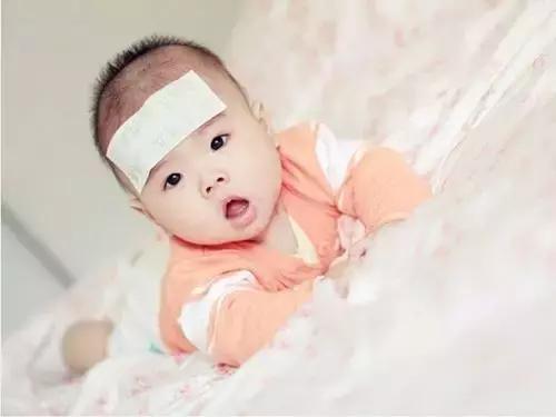 感冒发烧物理降温擦什么位置,宝宝感冒发烧怎么物理降温