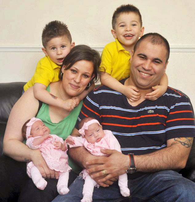 如何一个人独自带双胞胎,一个人带双胞胎日常的生活