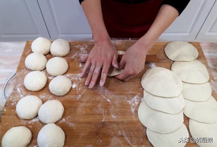 白菜包子好不好吃，怎样调馅是关键，技巧和秘诀详解，太香了