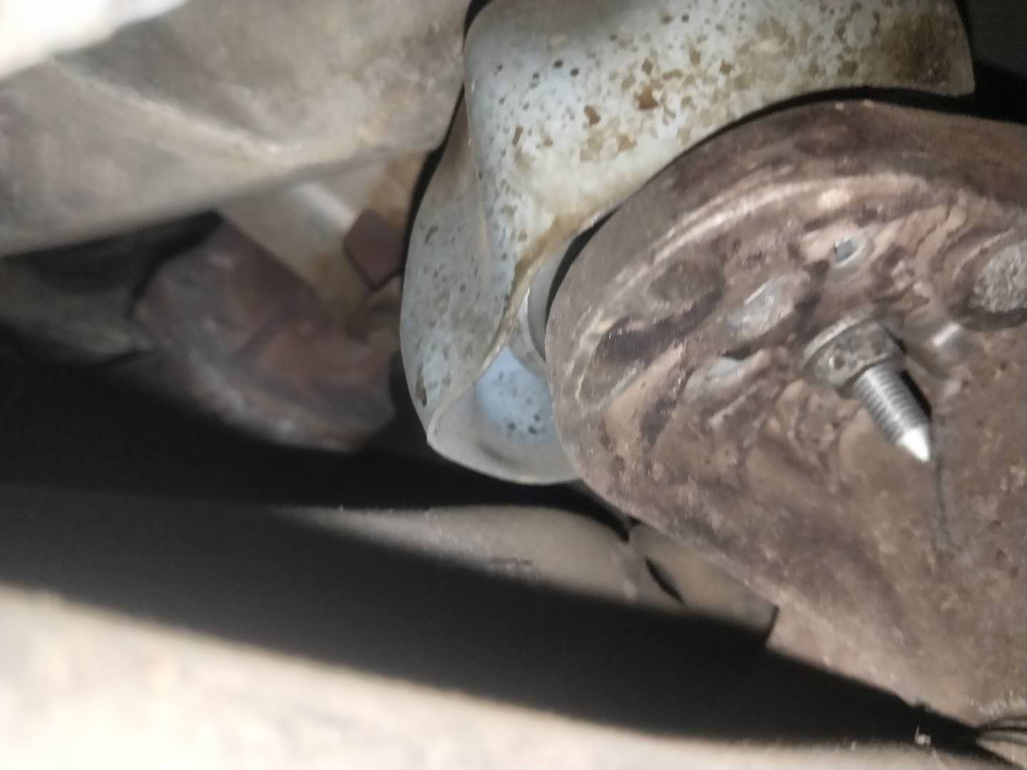 奥迪6缸2.8发动机通病,奥迪2.8v6发动机抖动缺缸