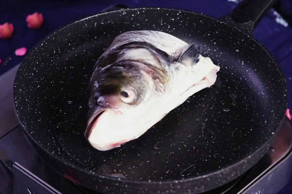 鱼头炖豆腐汤给宝宝喝,鱼头豆腐汤的补脑功效