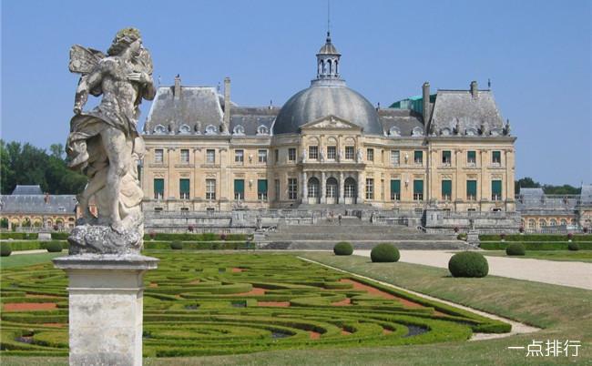 全球十大最美丽的婚礼场地，巴厘岛是与异国情调和诱人的山坡，森林和热带花园举行婚礼的最佳场所之一