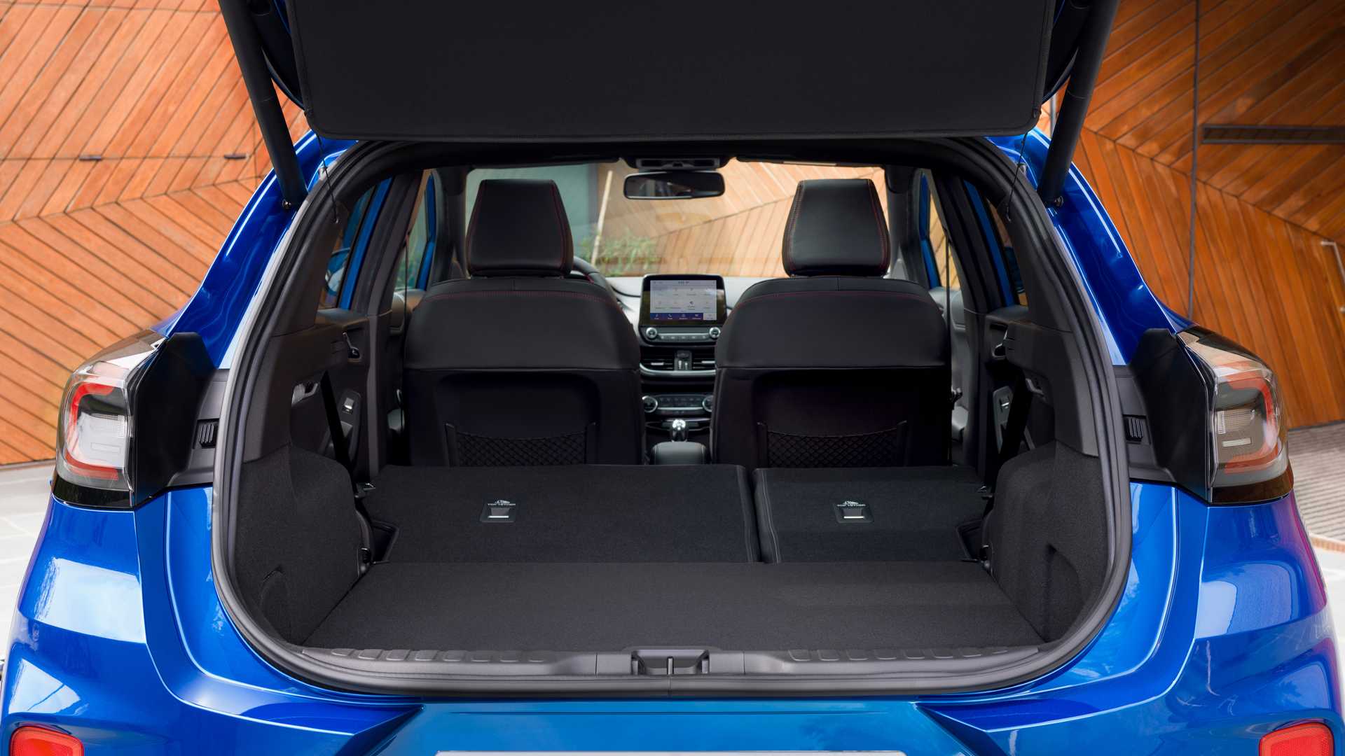 定位小型suv福特puma官图正式发布,全新福特puma海外售价公布