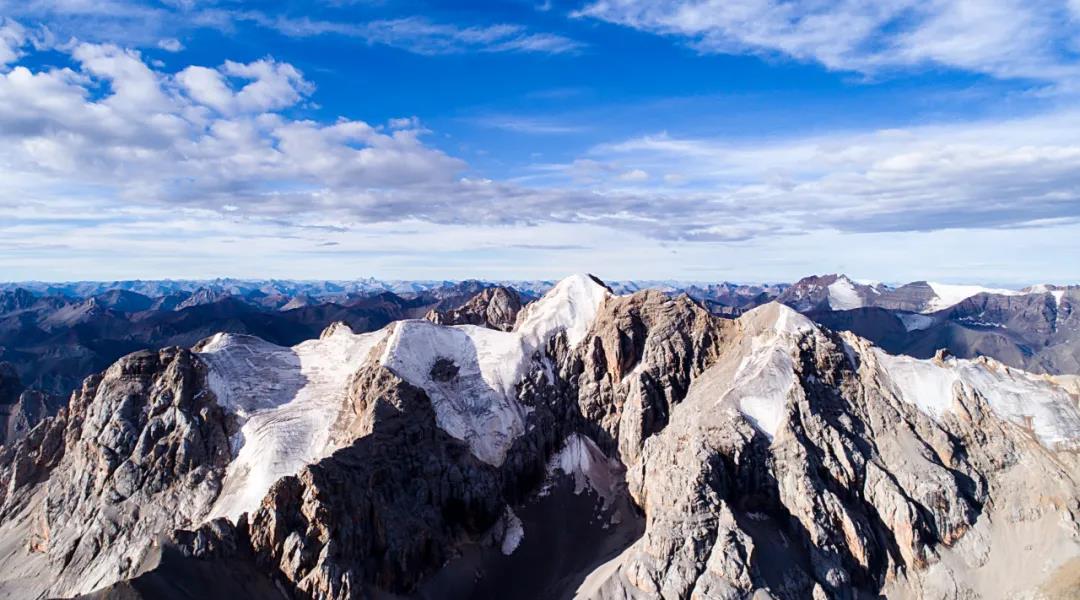 青海发现大规模罕见地貌奇观,青海现七彩流沙奇观