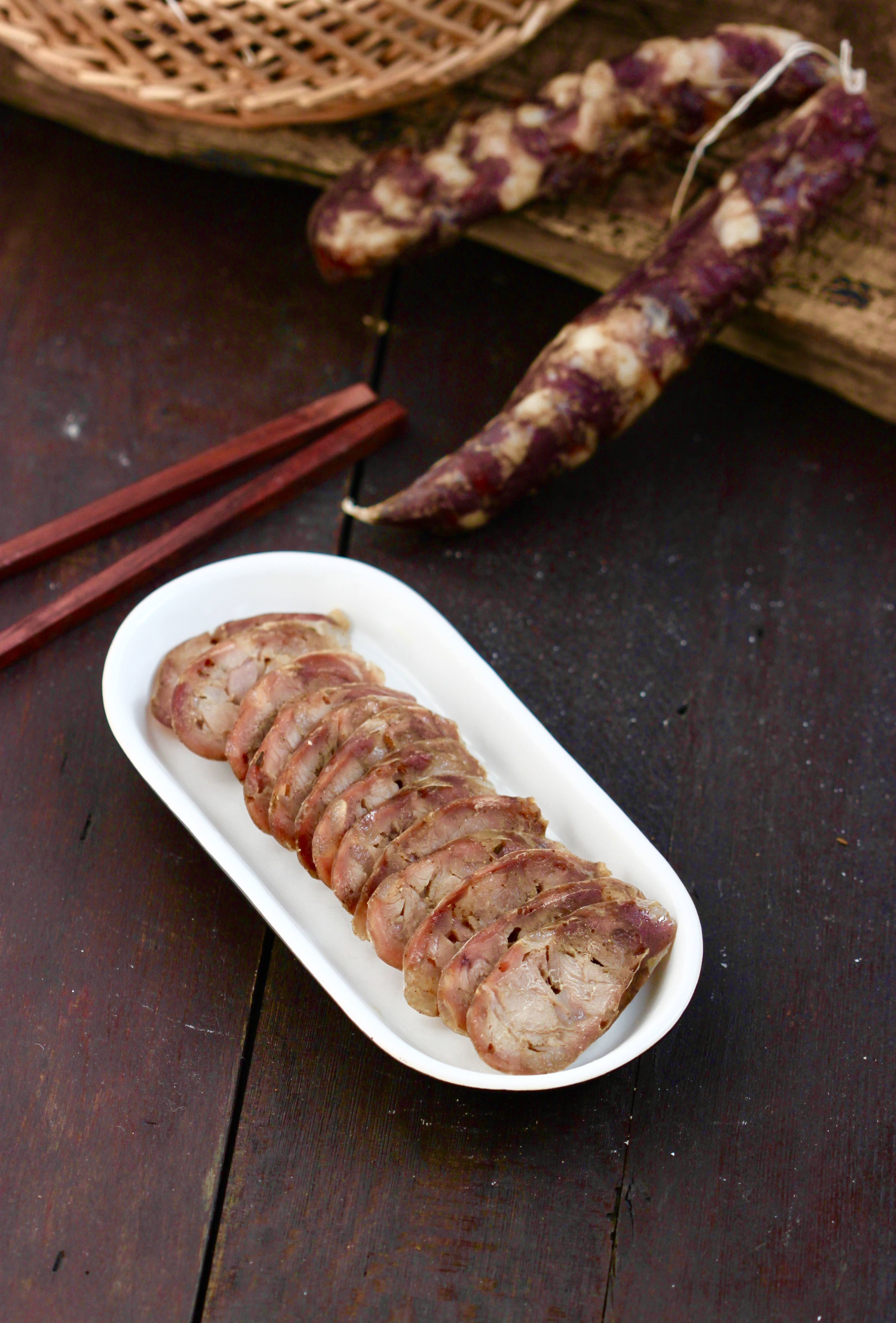 做腊肠调料配方10斤,做腊肠的配料和方法及工具