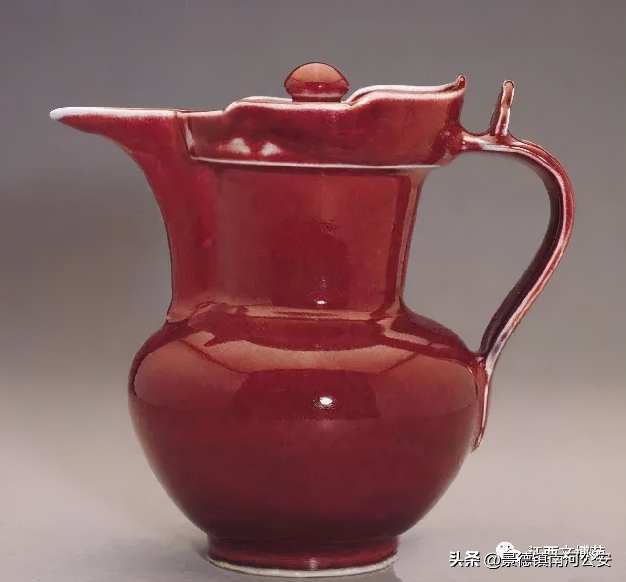 鲜亮凝重大明宣德红釉瓷器赏析,故宫馆藏明朝宣德铜红釉瓷器特征