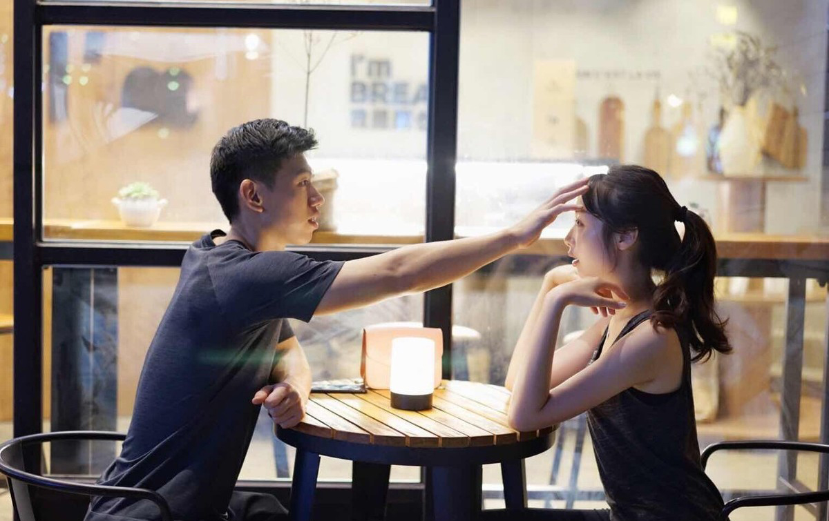 女子带男闺蜜相亲路人怒斥,相亲男被女方怒怼