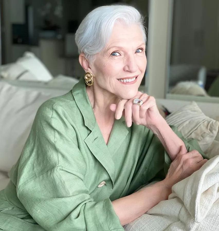 养大3个亿万富豪、67岁全裸上杂志：她的人生太硬核