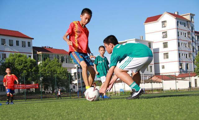 中国足球回到原点,限薪政策下,送孩子踢球的家长或将减少