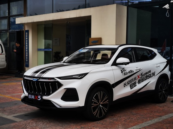 欧尚x5锋芒白车漆,长安欧尚x5plus补漆笔锋芒白色