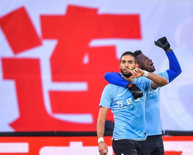 继续战斗，足球城！万达撤资静悄悄，一方水下有什么暗波涌动