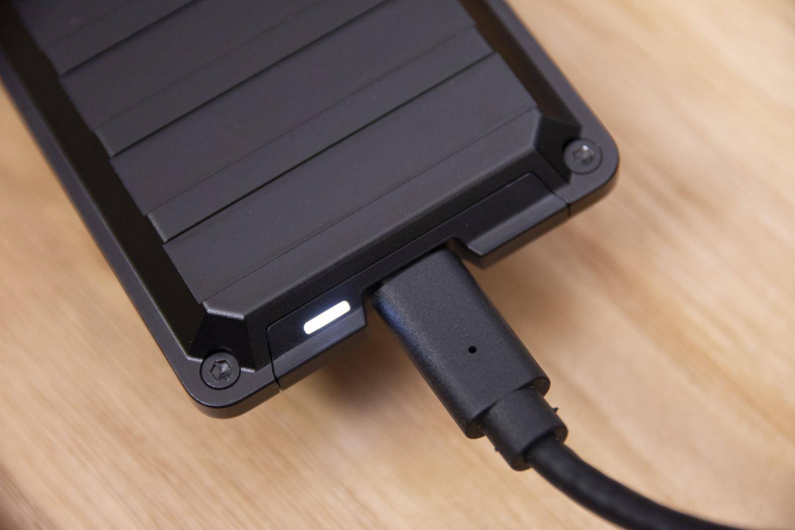 西数wdblackp50移动固态,移动固态硬盘西部数据p504tb评测