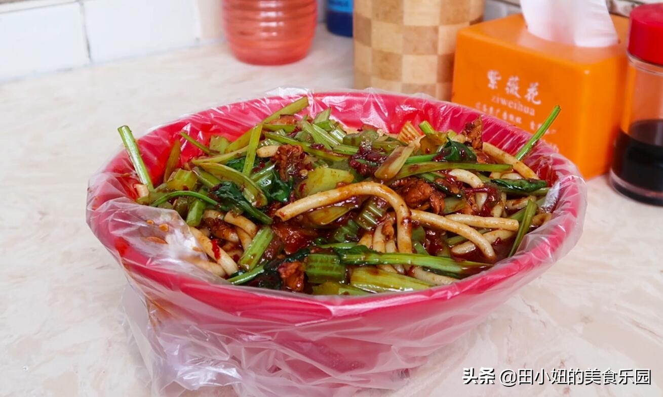 新疆妹子最喜欢吃的米粉,特别好吃的米粉店每周回家必吃