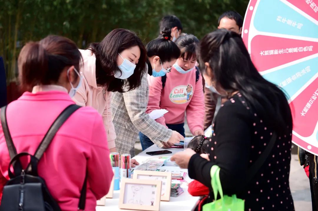 来成都看大熊猫攻略,成都看熊猫旅游攻略来了