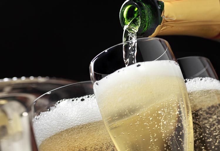 红酒怎么喝才喝得出逼格,红酒如何喝才算正确