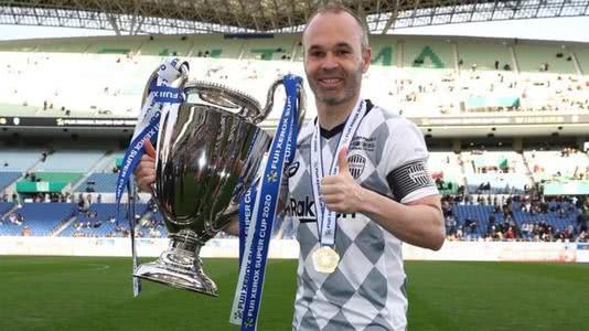 伊涅斯塔对阵恒大一条龙,亚冠完美首秀