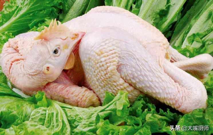 怎么辨别买的鸡是活鸡还是死鸡,买活鸡还是白条鸡好