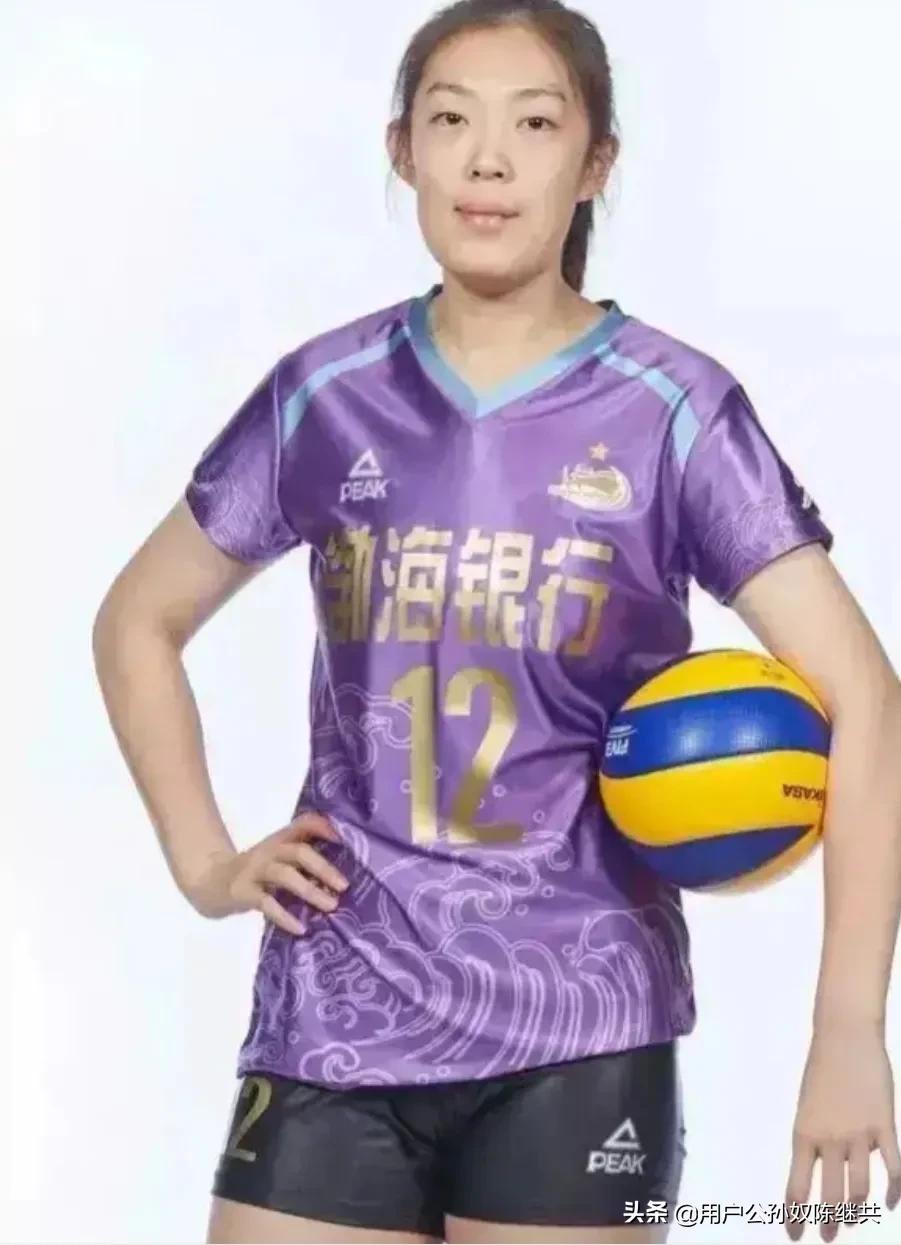 孟豆生北国，未来展新枝。愿君修练至，比赛寄相思！女排新人诗…