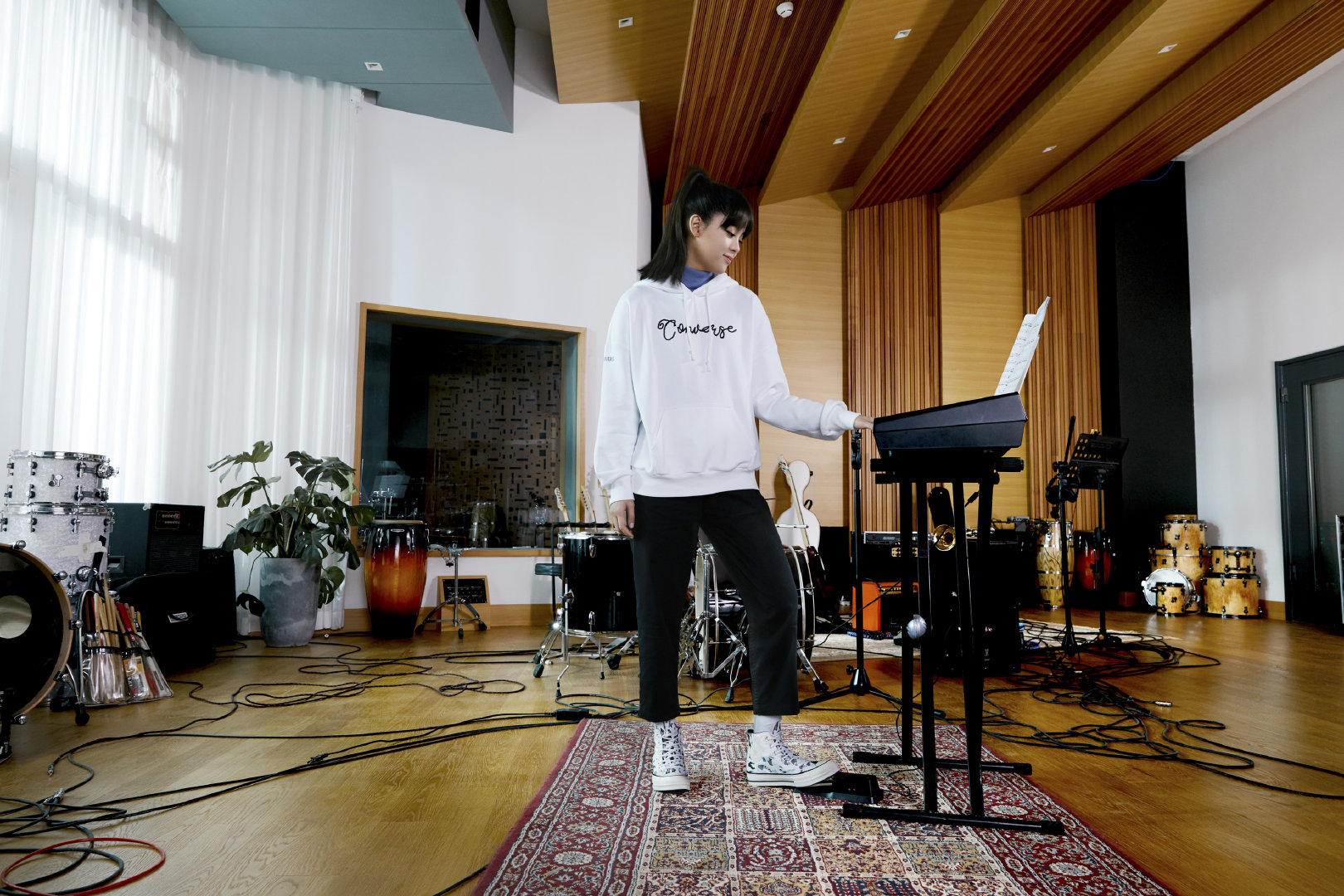 匡威女孩白蓝渐变,匡威女孩欧阳娜娜