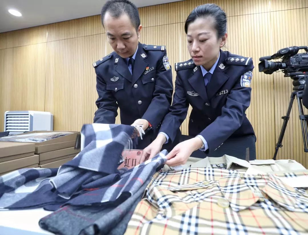 burberry围巾是什么档次,burberry围巾原价1980